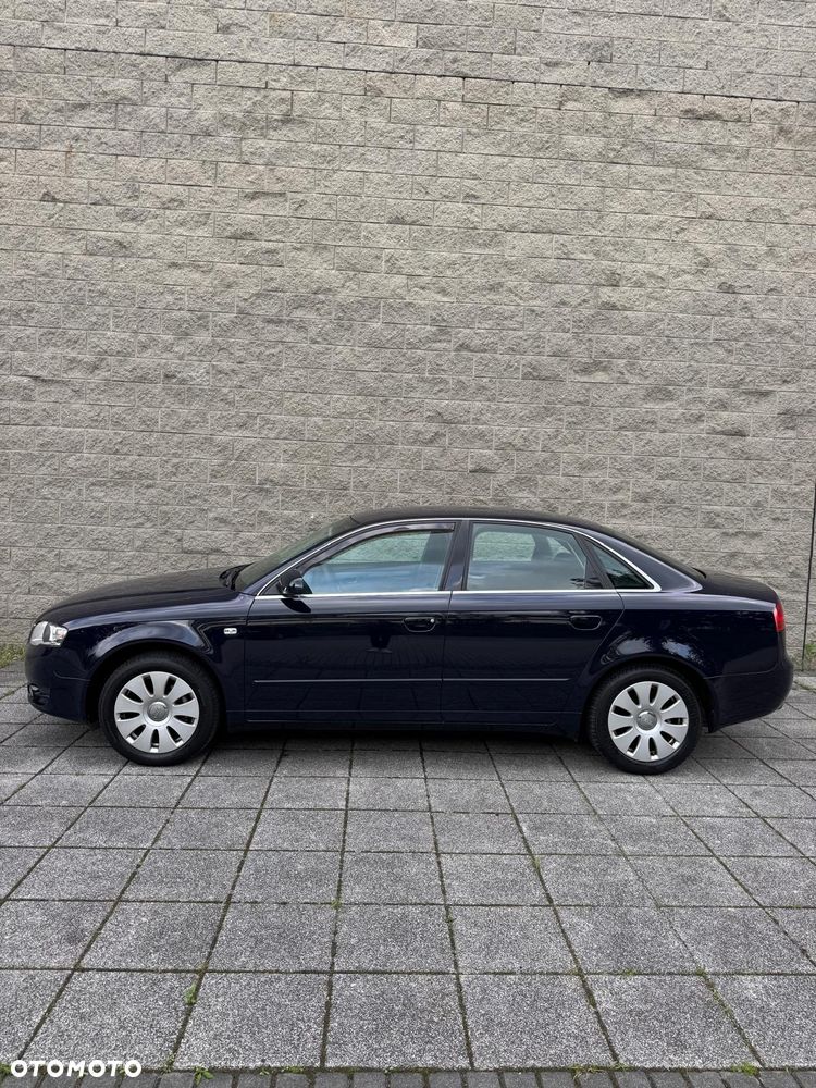 Audi A4 Limousine - 11