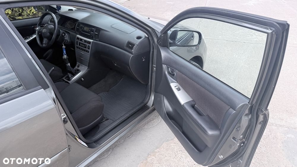 Toyota Corolla 1.6 VVT-i Sol (air6) - 9