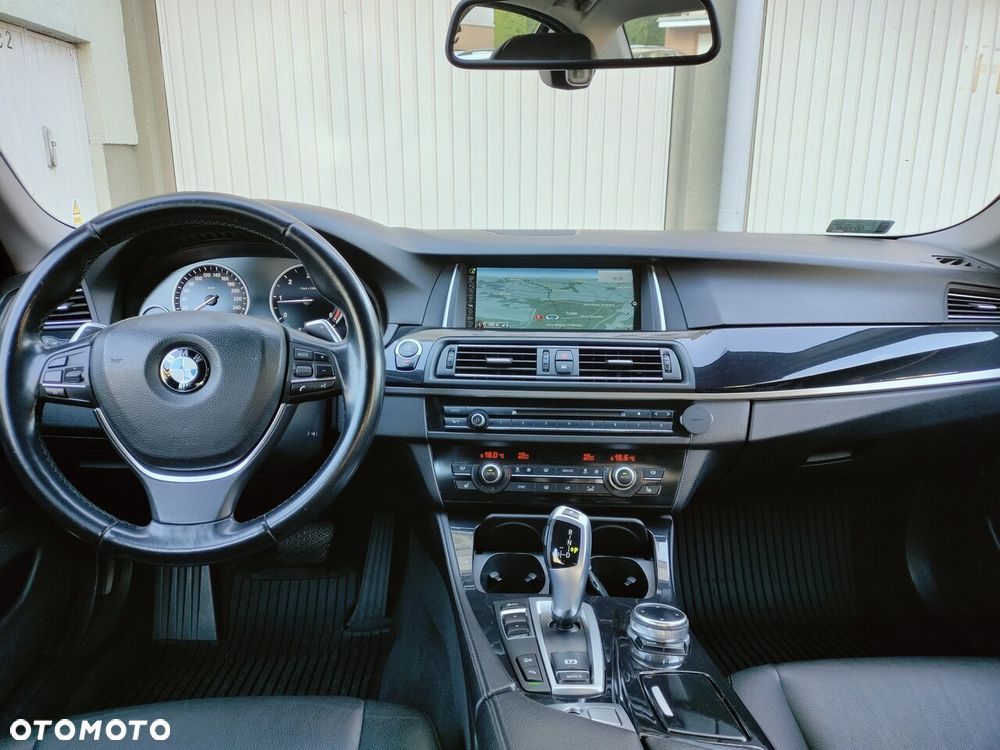 BMW Seria 5 520d xDrive - 9