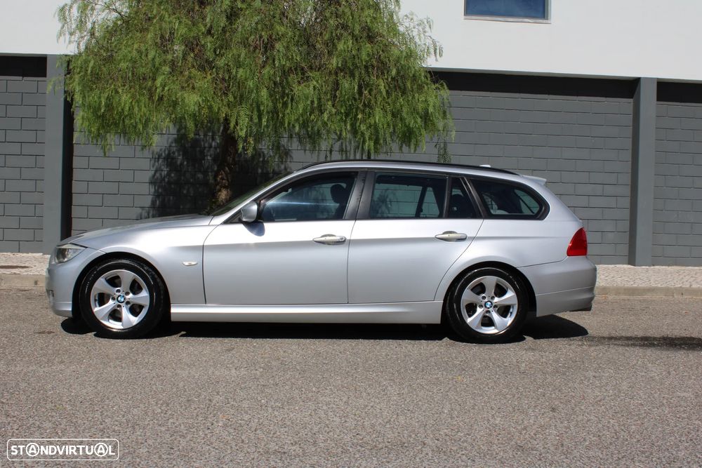 BMW 320 d EfficientDynamics Navigation - 9