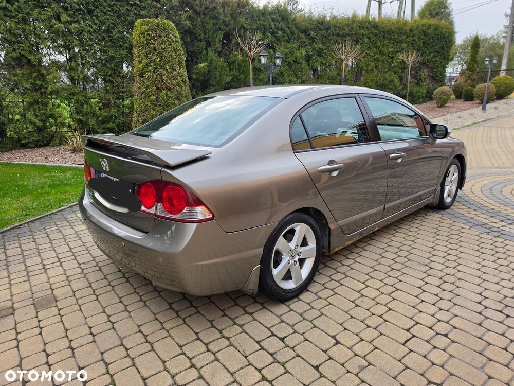 Honda Civic 1.8 Comfort - 11