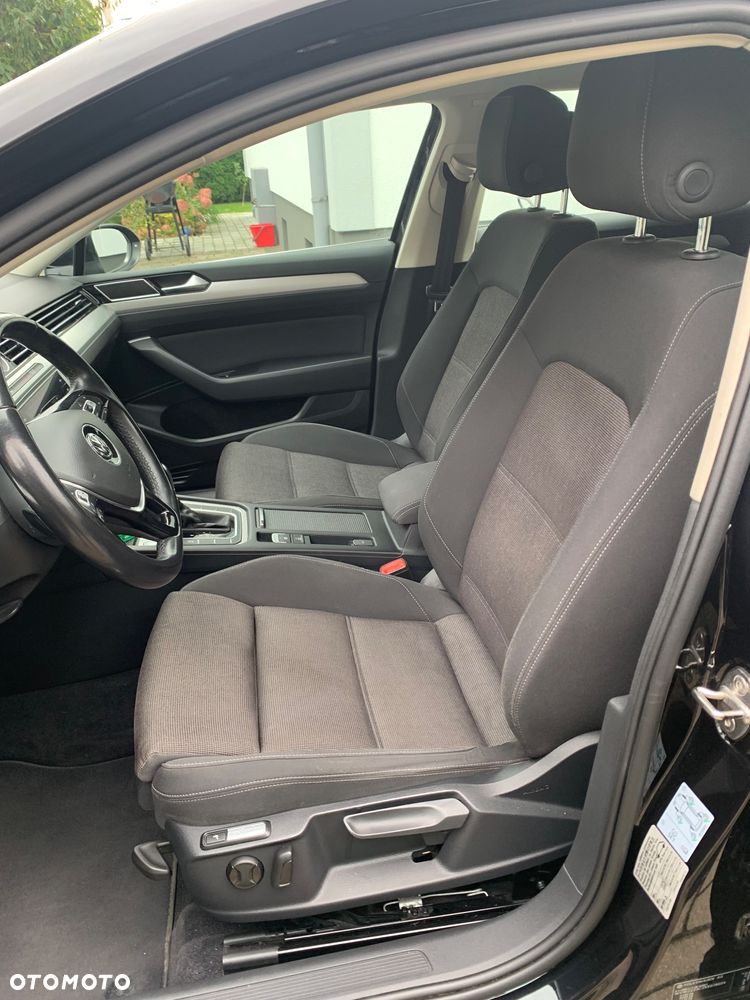 Volkswagen Passat - 10