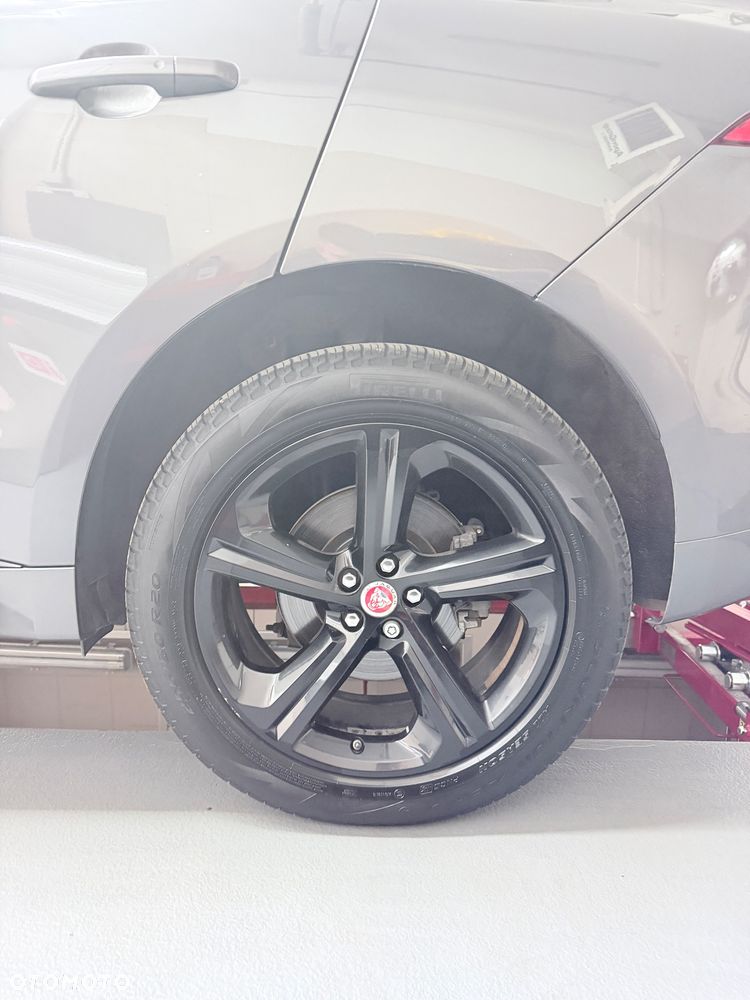 Jaguar F-Pace 2.0 i4D RWD R-Sport - 16