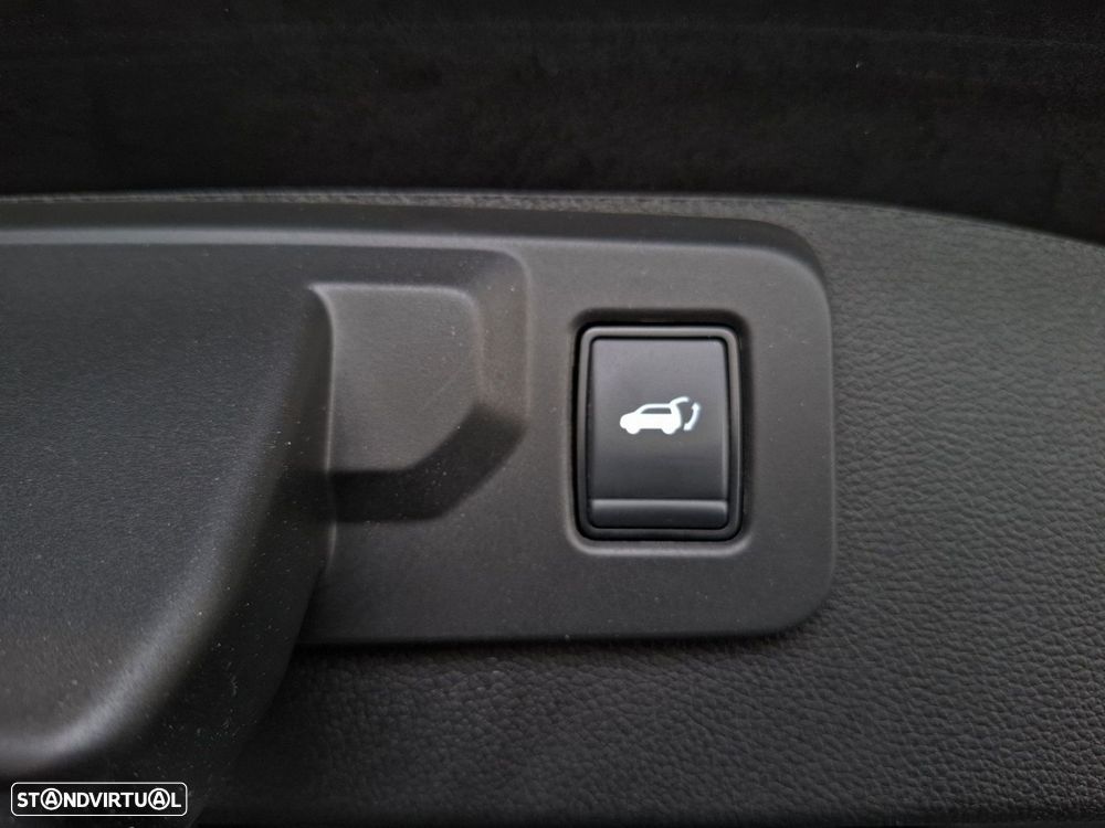 Renault Austral 1.2 E-Tech Iconic Espirit - 29