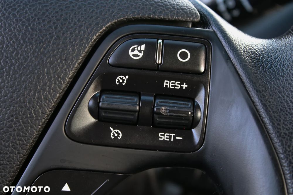 Kia Ceed 1.6 CRDi 128 ISG SW Vision - 36