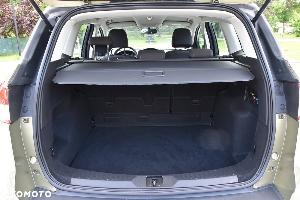 Ford Kuga - 16
