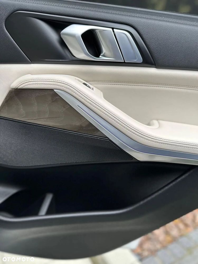 BMW X5 xDrive45e - 32