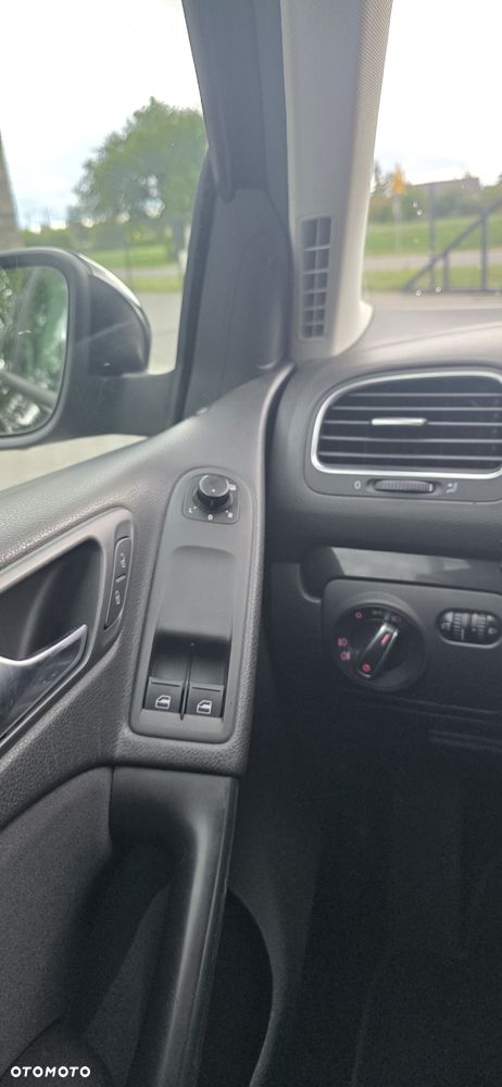 Volkswagen Golf - 10