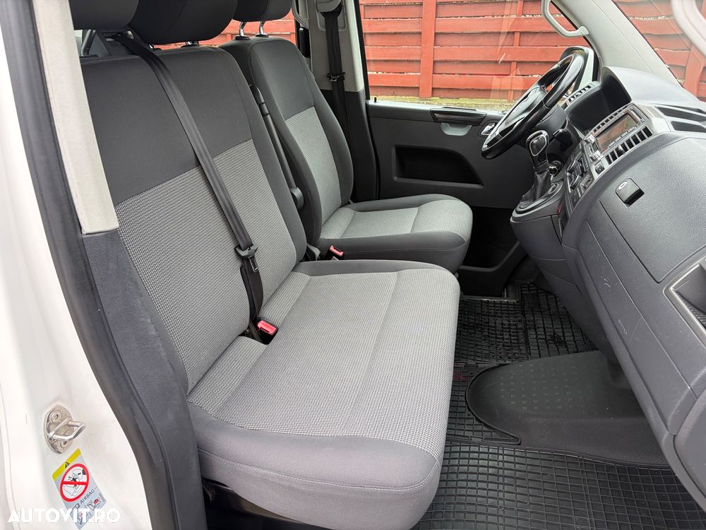 Volkswagen Caravelle - 11