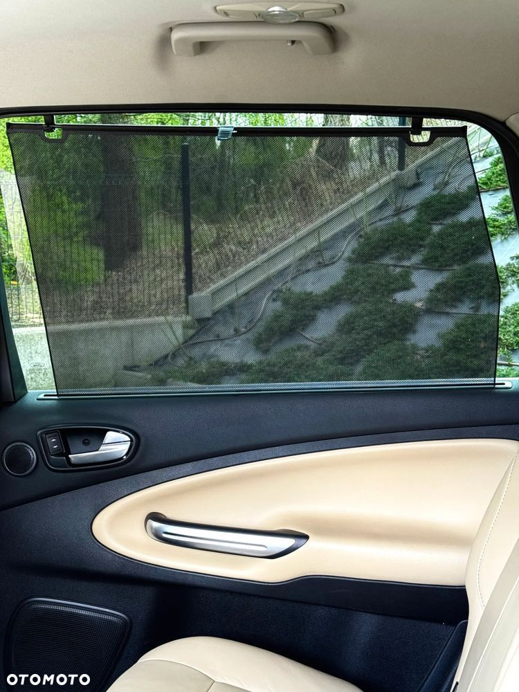 Ford S-Max - 19