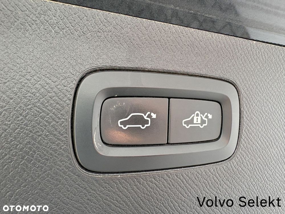 Volvo XC 90 - 32