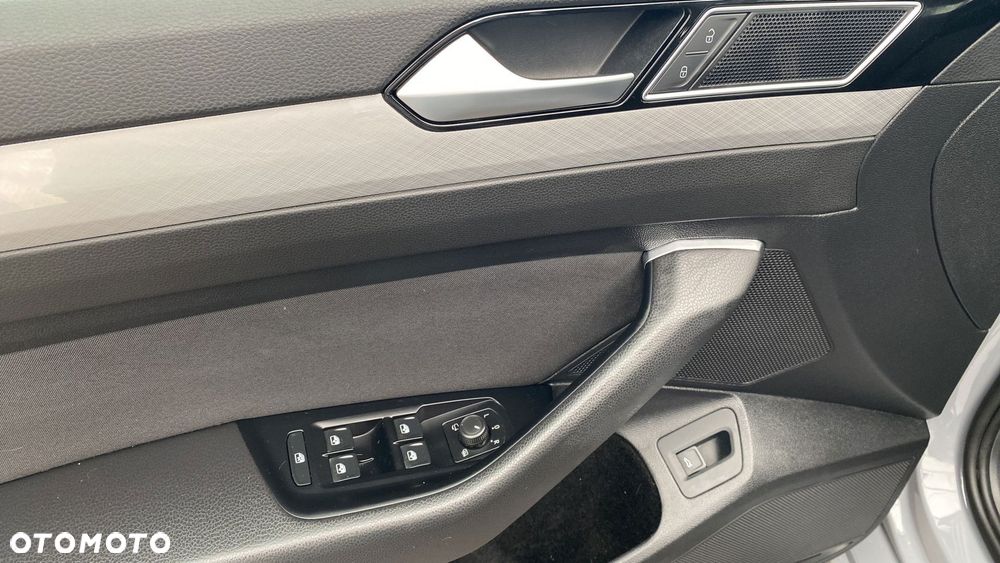 Volkswagen Passat - 15