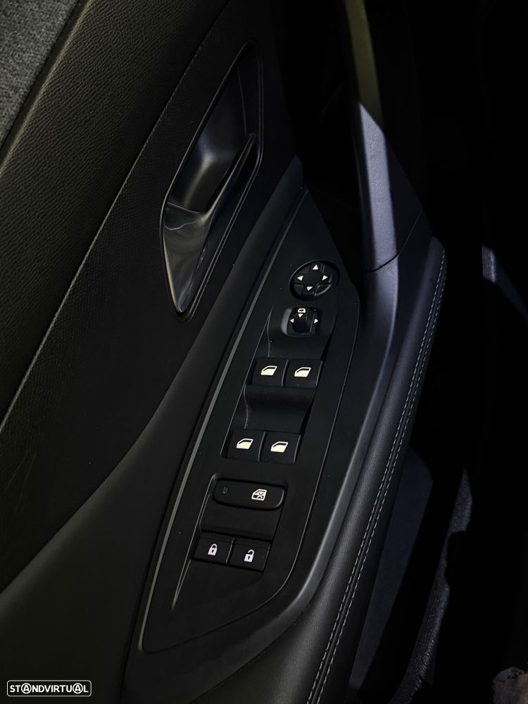 Peugeot 308 SW 1.6 Hybrid Allure Pack e-EAT8 - 17