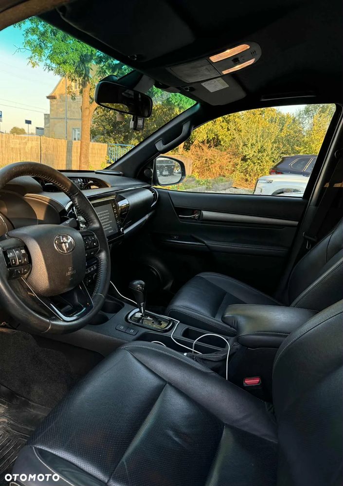 Toyota Hilux 2.8 D-4D Double Cab Invincible Sport 4x4 - 10