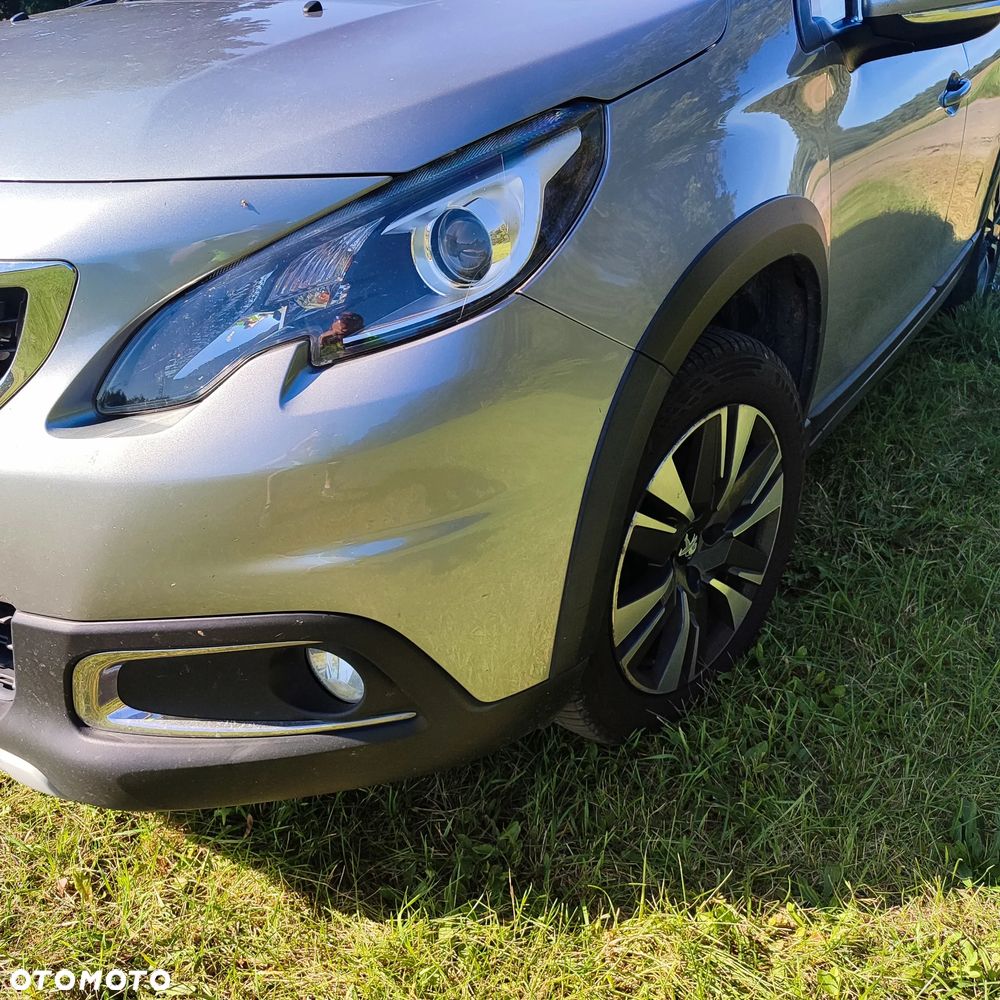 Peugeot 2008 1.2 Pure Tech Allure S&S - 10