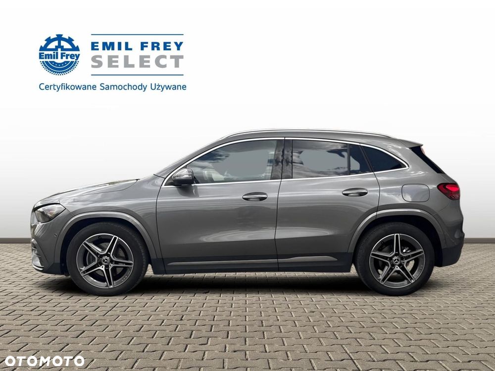 Mercedes-Benz GLA - 2