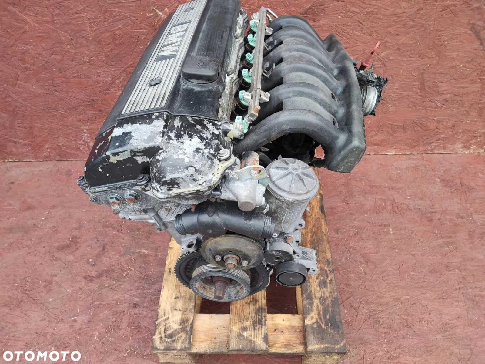 BMW E36 / E39 ORYGINALNY KOMPLETNY SŁUPEK SILNIKA M52B20 150KM + CEWKI + ROZRUSZNIK + KOLEKTOR SSĄCY + ALUMINIOWA POKRYWA RARYTAS O NR: 7 786 177 OEM. W BARDZO DOBRYM STANIE TECHNICZNYM. - 2