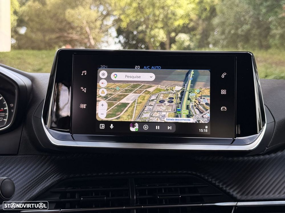 Peugeot 2008 1.2 PureTech Signature - 27