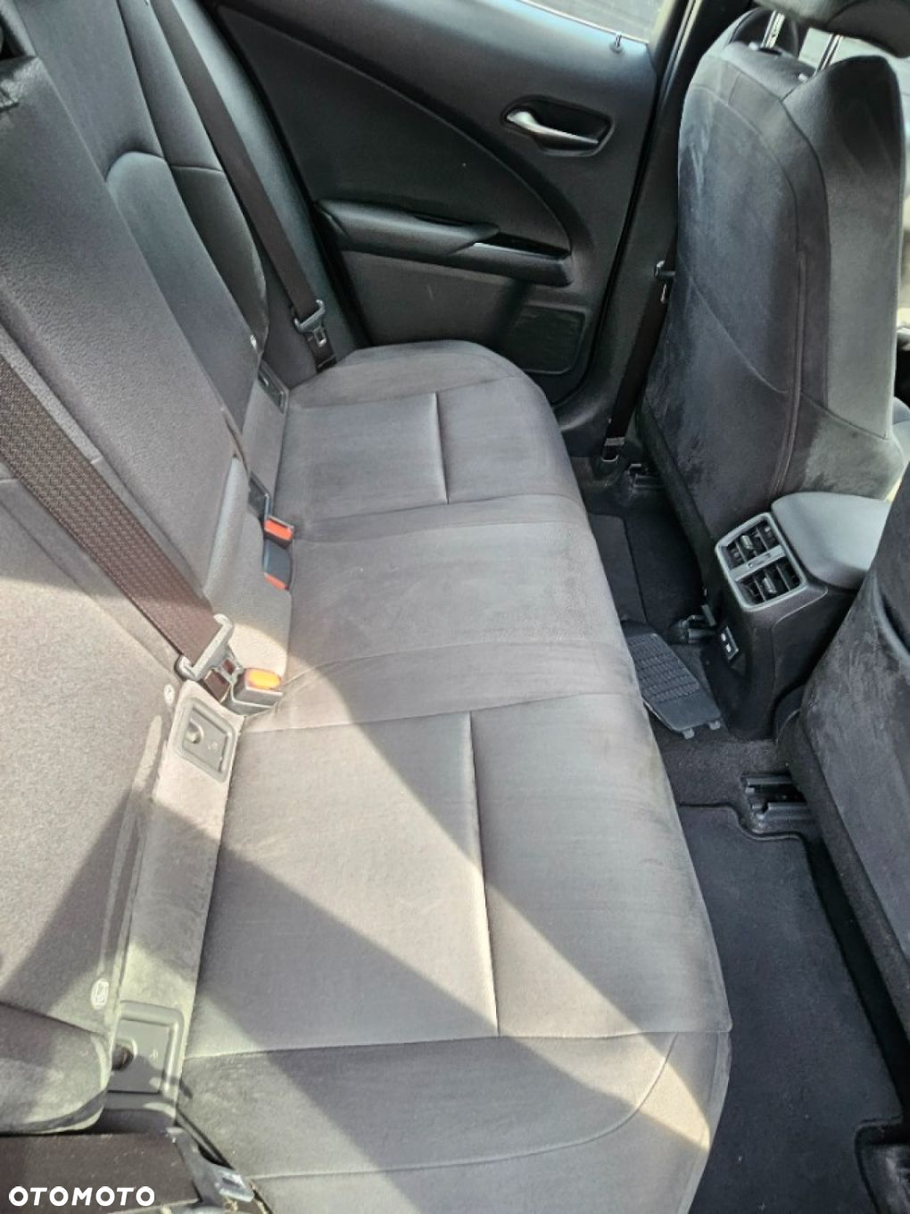 Lexus UX - 21