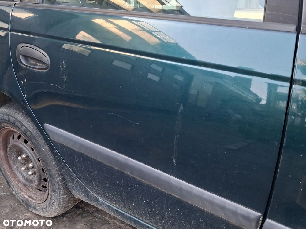 TOYOTA AVENSIS T22 LIFT LAK 653 DRZWI PRAWY TYL - 3