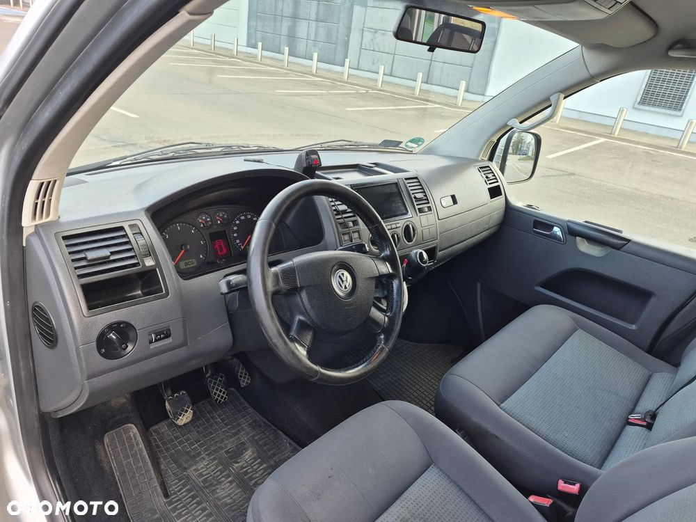 Volkswagen Caravelle - 2