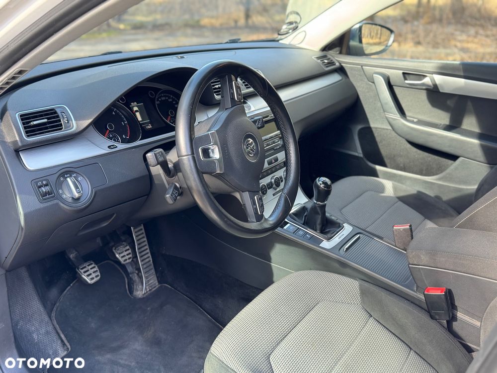 Volkswagen Passat 2.0 TDI DPF 4Mot Highline - 11