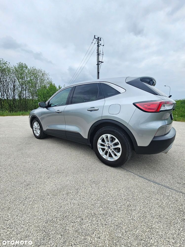 Ford Kuga - 1