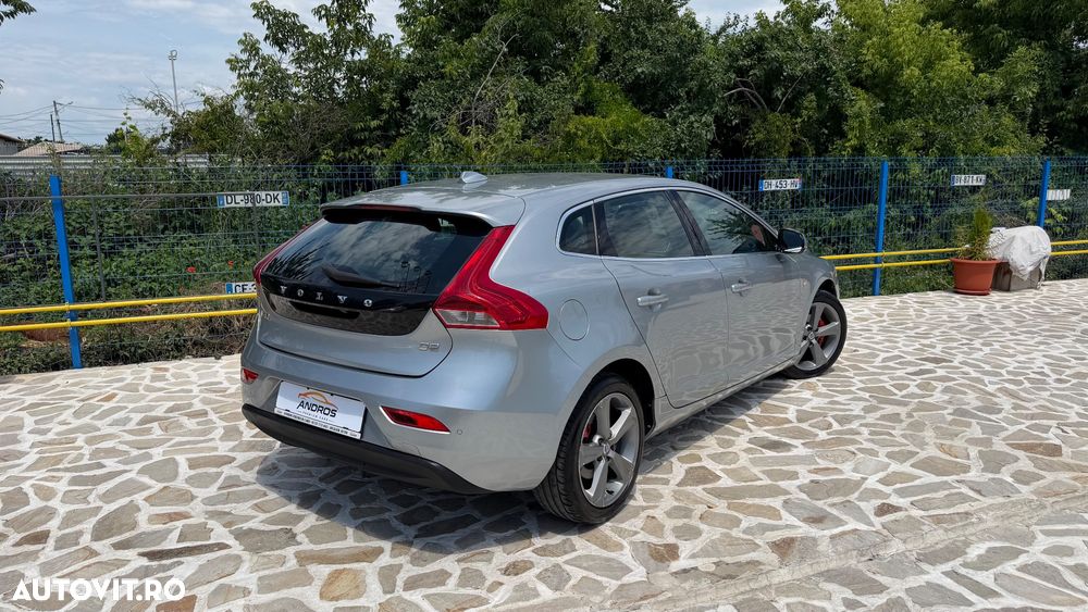 Volvo V40 D2 Momentum - 3