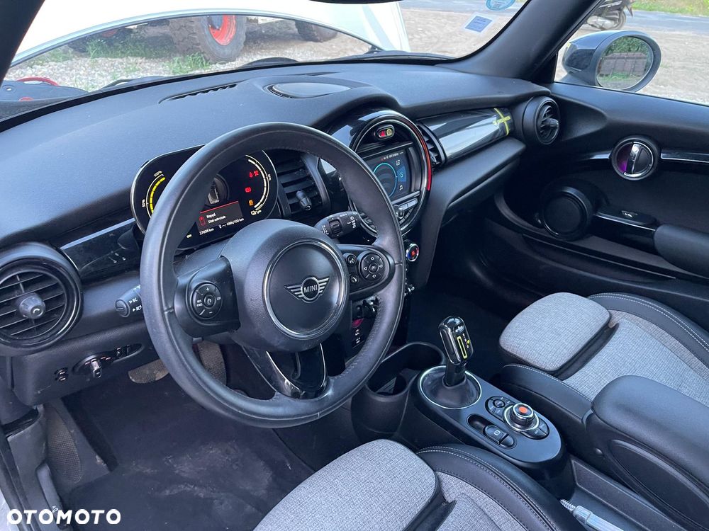 MINI Cooper SE Electric Trim - 11