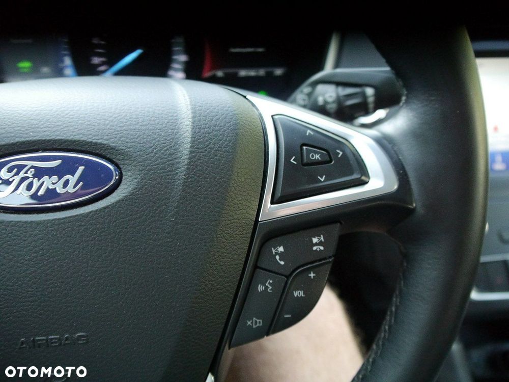 Ford Mondeo - 34