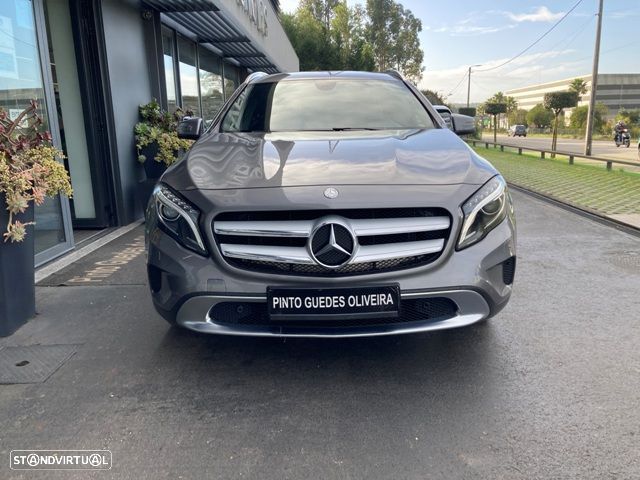 Mercedes-Benz GLA 220 d Urban — fotografia 2
