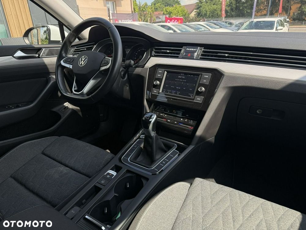 Volkswagen Passat - 14