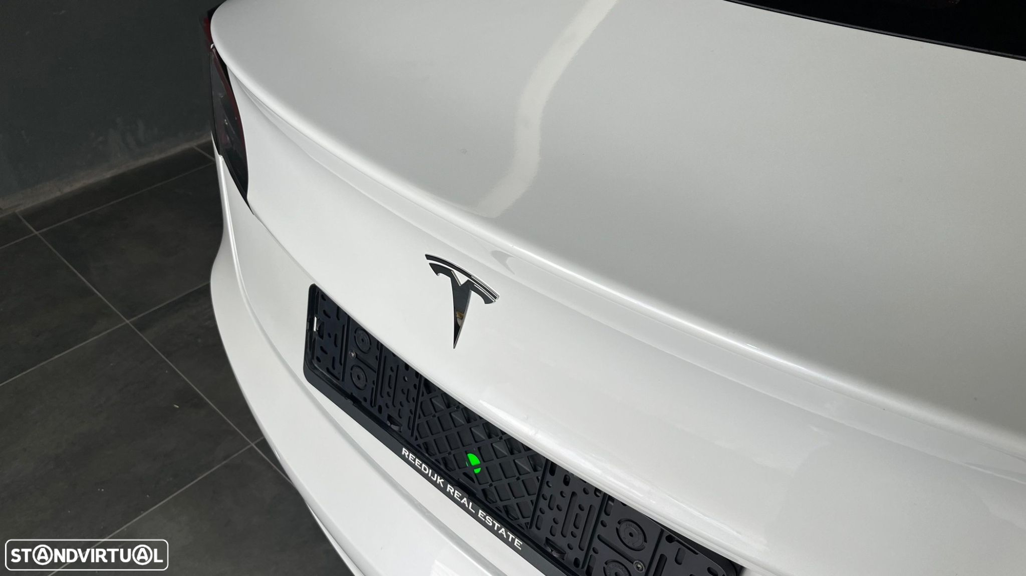 Tesla Model 3 - 10