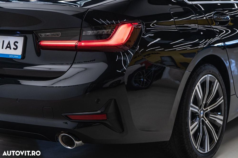 BMW Seria 3 318i Aut. Sport Line - 38