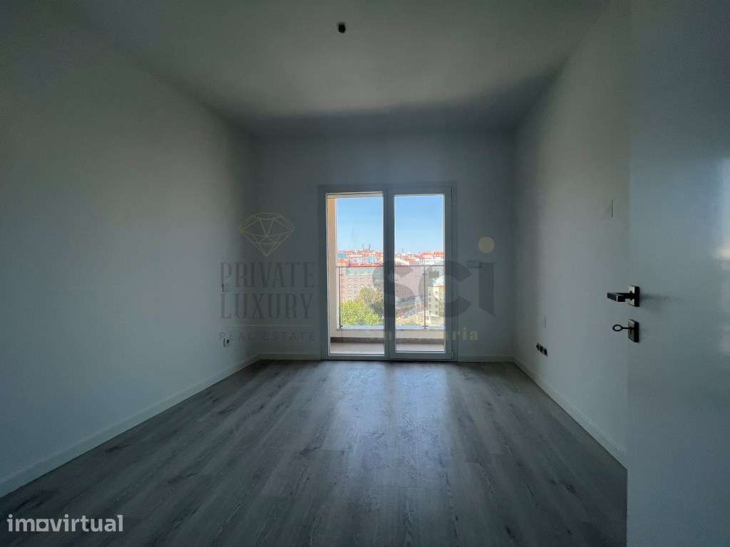 Apartamento T2 em Santa Marta do Pinhal - Grande imagem: 4/21