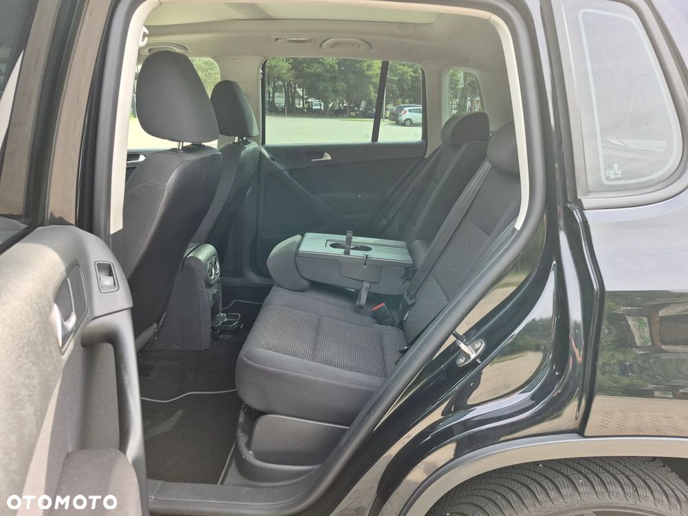 Volkswagen Tiguan 2.0 TDI DPF BlueMotion Technology Trend & Fun - 25