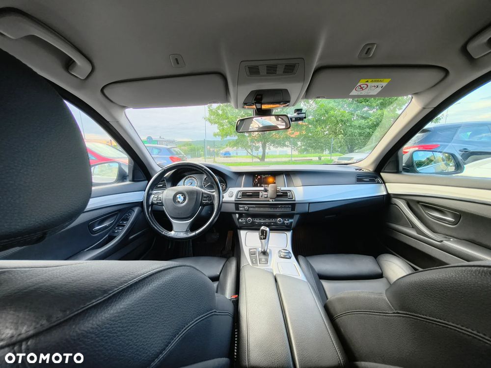 BMW Seria 5 520d xDrive - 7