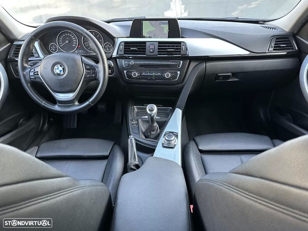 BMW 318 d Sport Line - 52