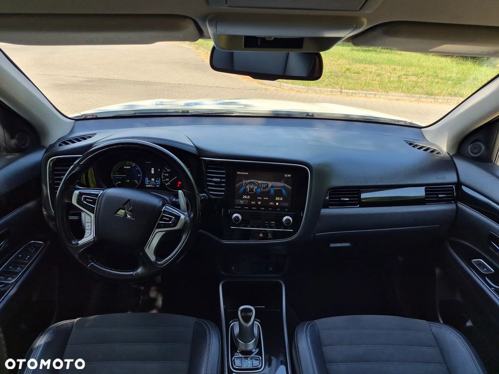 Mitsubishi Outlander - 14