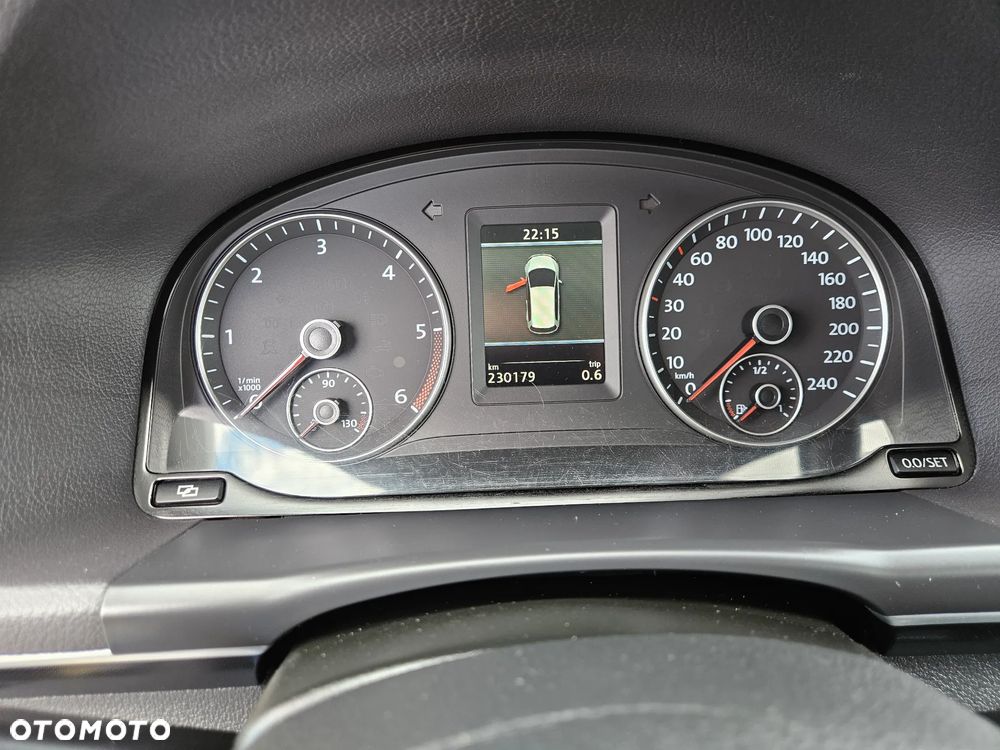 Volkswagen Touran 2.0 TDI DPF BlueMotion Technology Highline - 22