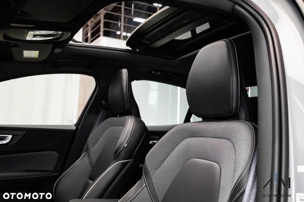Volvo S60 B5 B AWD Ultimate Dark - 21