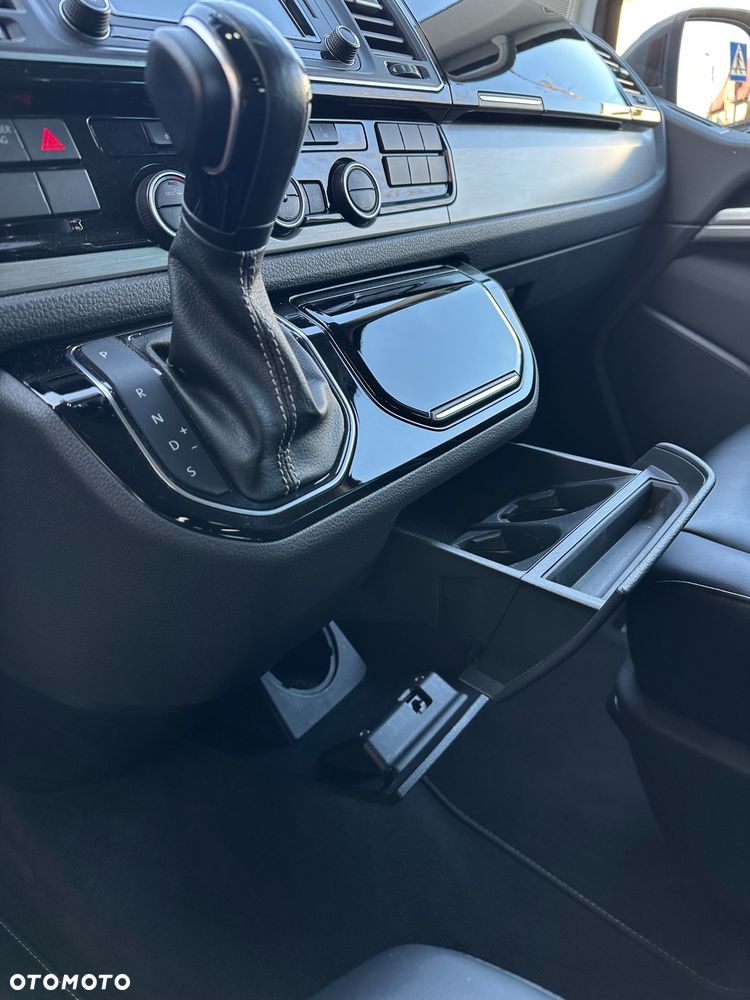 Volkswagen Multivan - 24