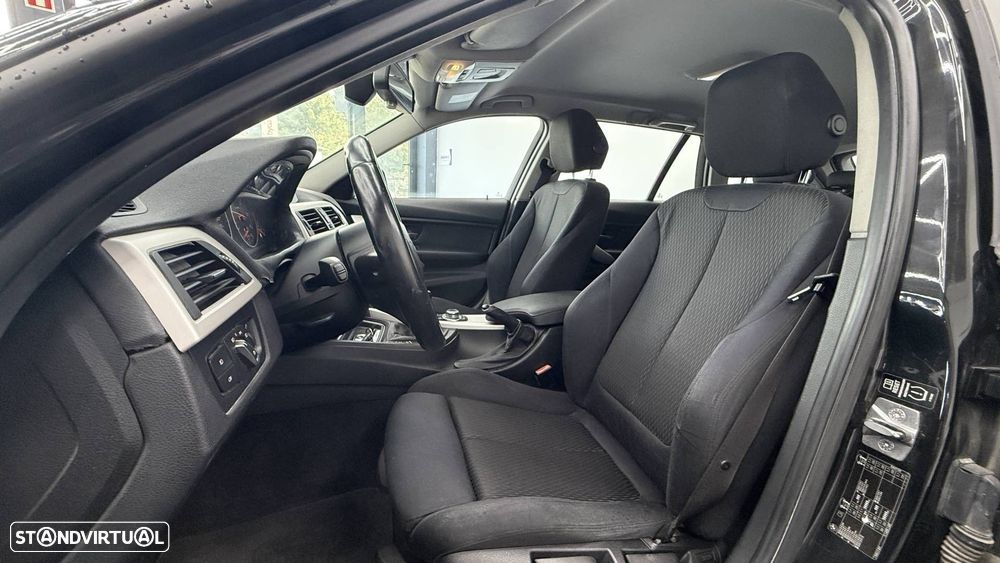 BMW 318 d Pack M - 13