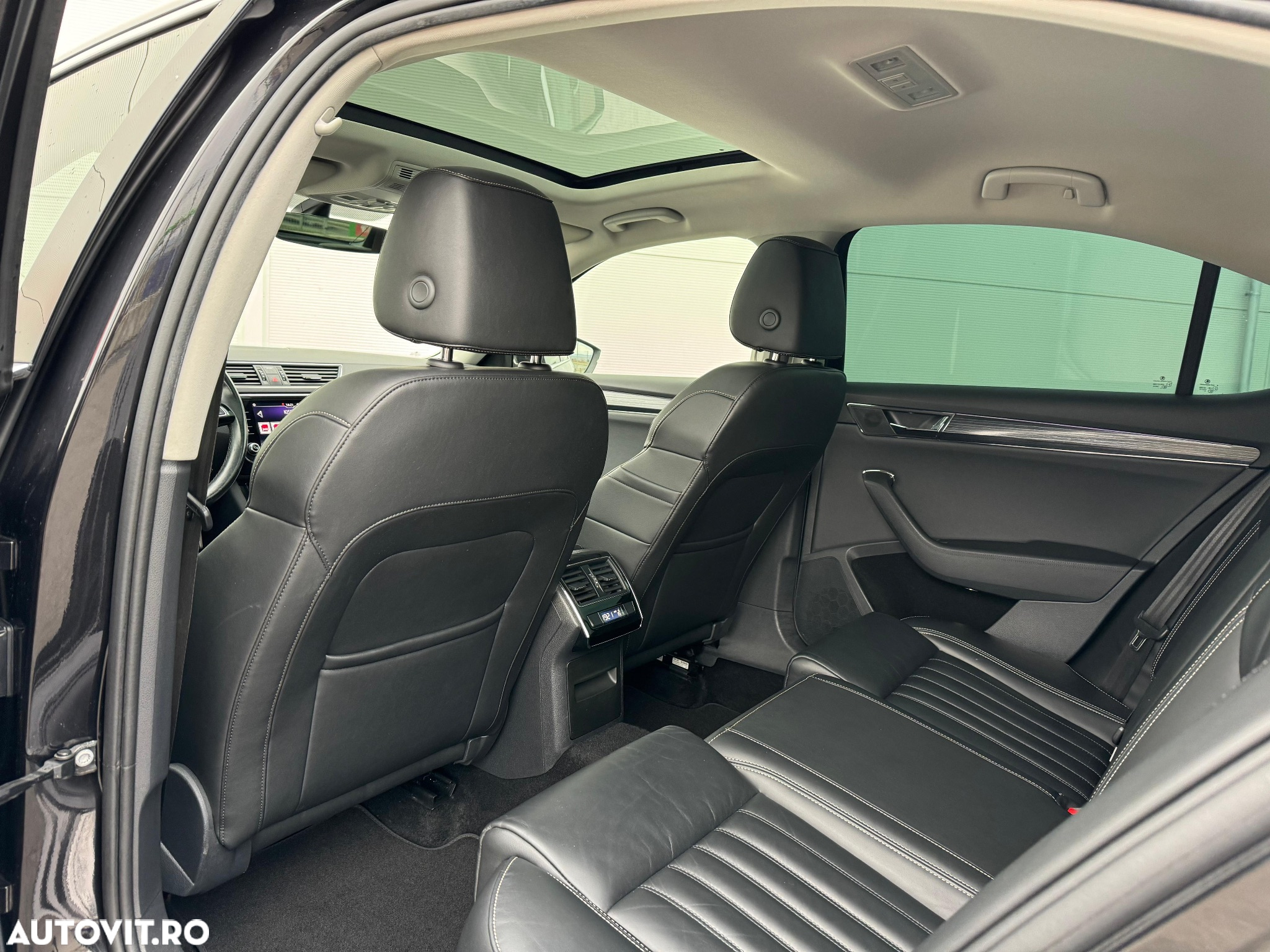 Skoda Superb 2.0 TDI DSG Ambition - 10