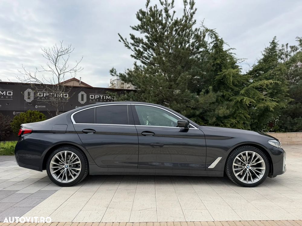 BMW Seria 5 530d xDrive AT MHEV - 8