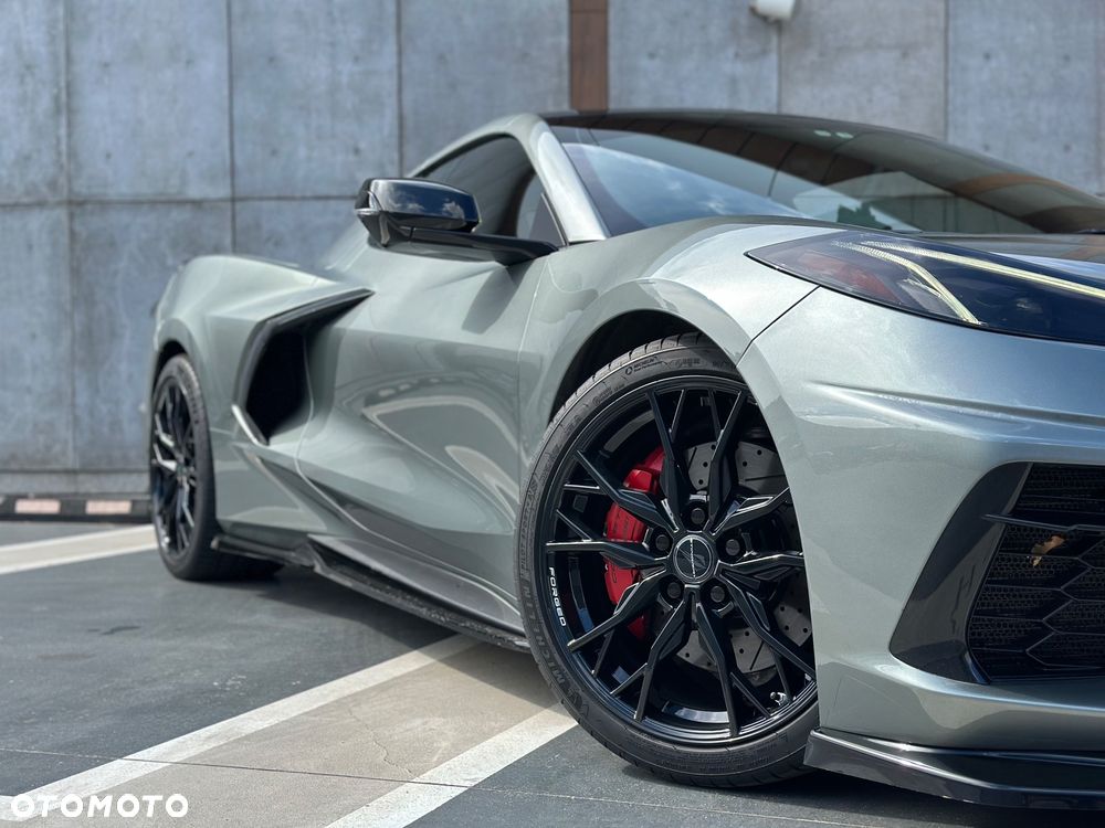 Chevrolet Corvette - 9