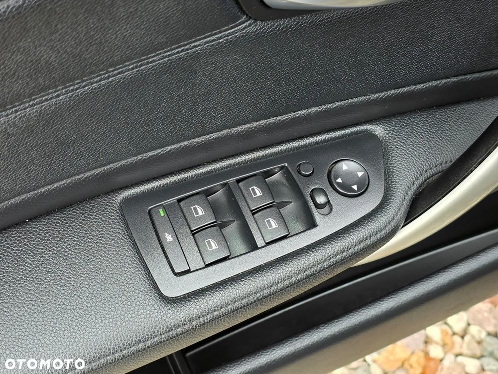 BMW Seria 1 120d DPF Edition Sport - 33