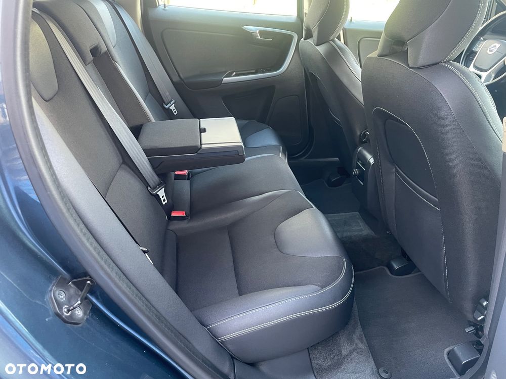 Volvo XC 60 D5 AWD - 23
