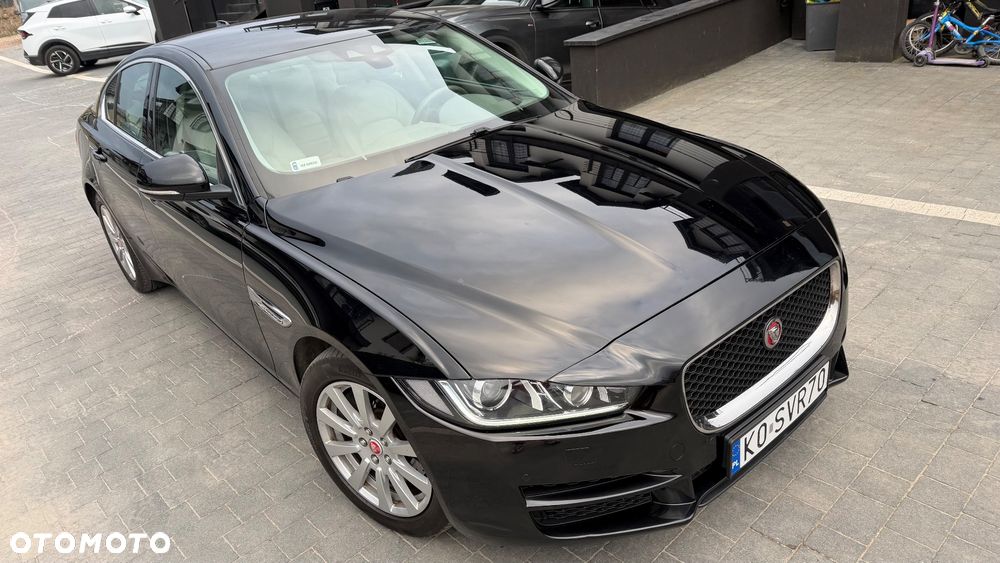 Jaguar XE 2.0 T Prestige - 1