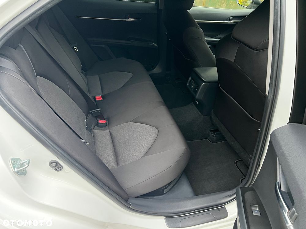 Toyota Camry - 16
